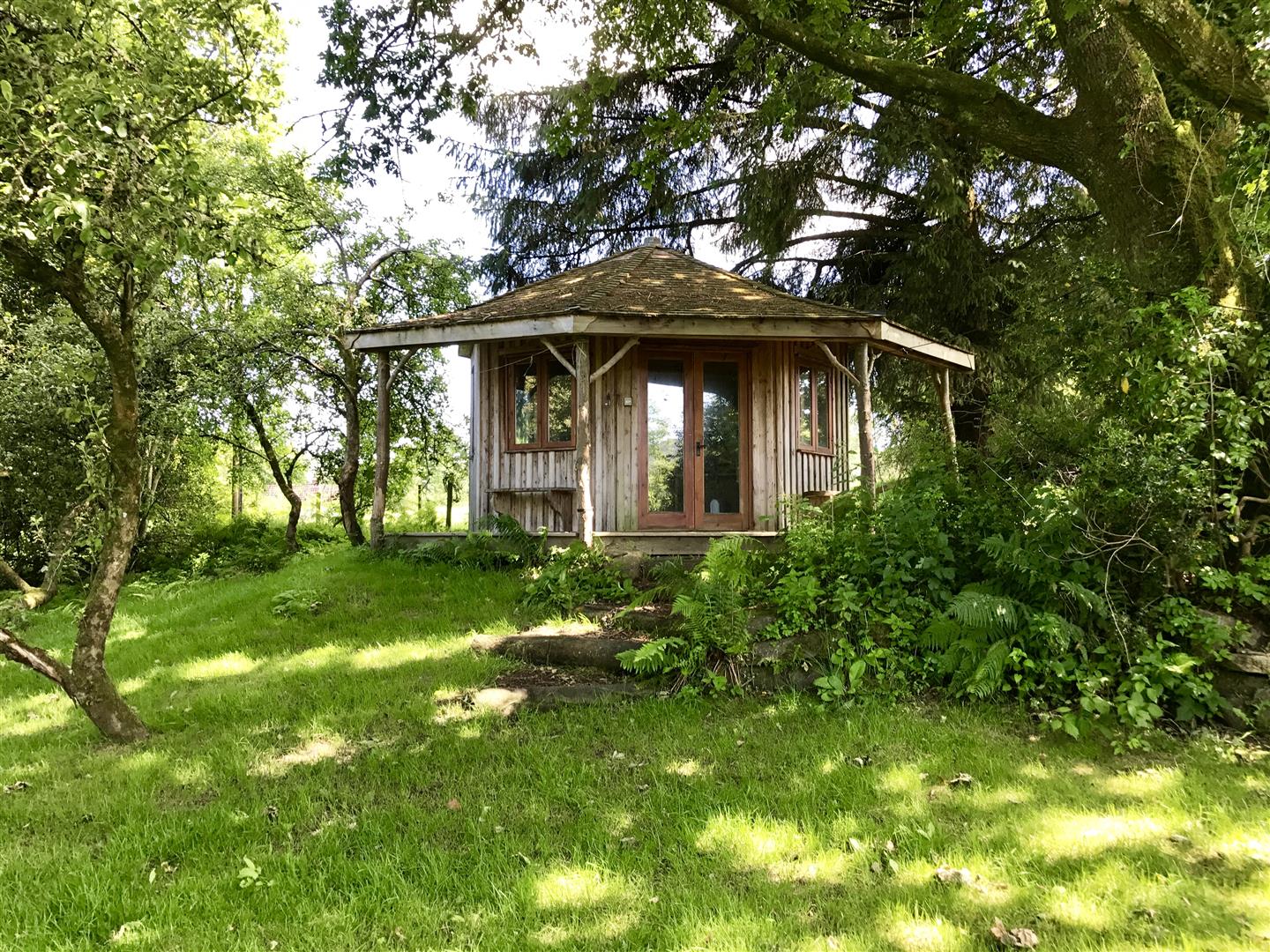 SUMMER HOUSE